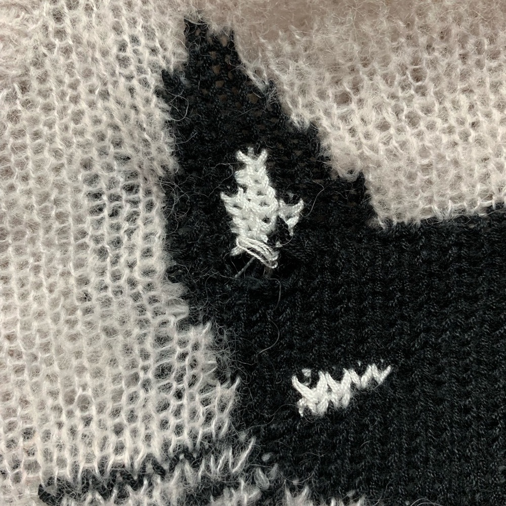 Wild fox sweater// black cat